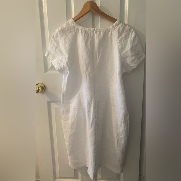 Classic White Linen Short Sleeve Mini Dress - Picture 2 of 5